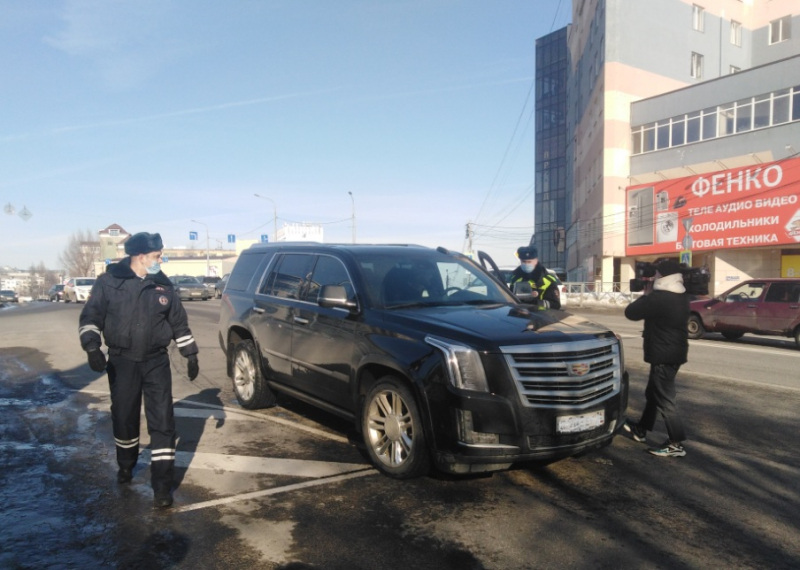 В Воронеже ГИБДД во время рейда оштрафовала 17 автомобилистов за незаконную тонировку