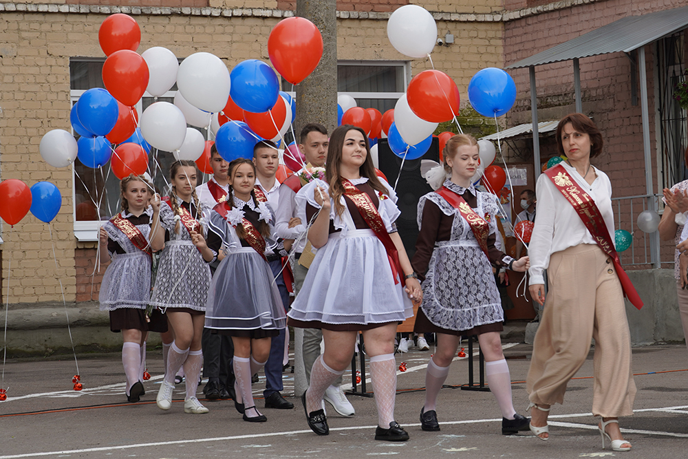 Последний звонок в школе фото выпускников