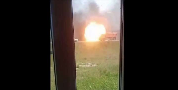 Момент взрыва авто во время смертельного ДТП в Воронежской области сняли на видео
