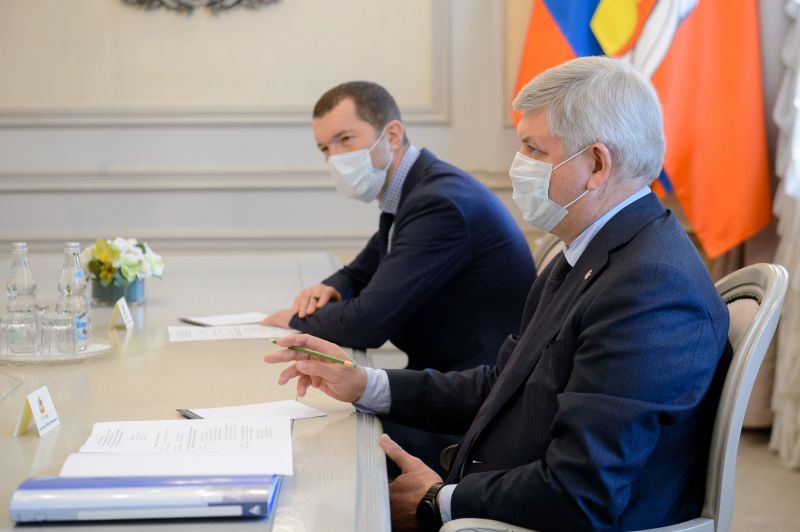 Воронежский губернатор призвал оживить общественно-политическую жизнь региона