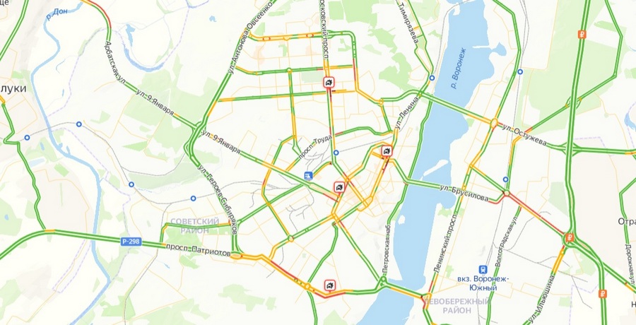 На части улиц Воронежа наблюдались утренние пробки