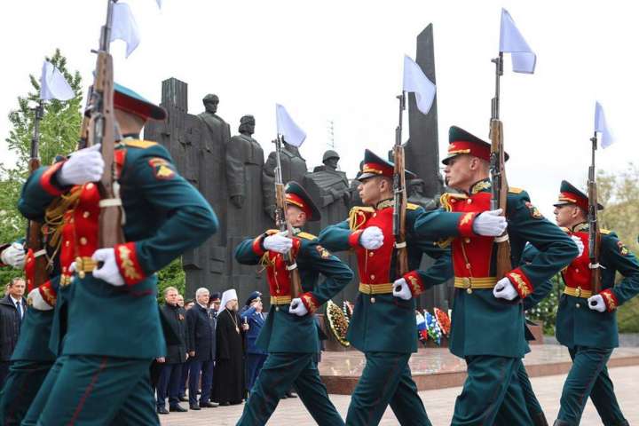 Память героев Великой Отечественной войны почтили на площади Победы в Воронеже