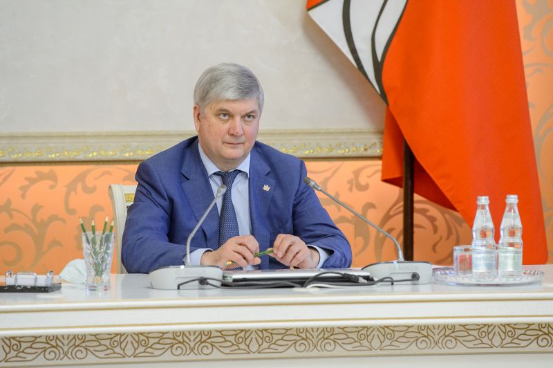 Воронежский губернатор заявил о прекращении публикаций в Instagram и в Facebook
