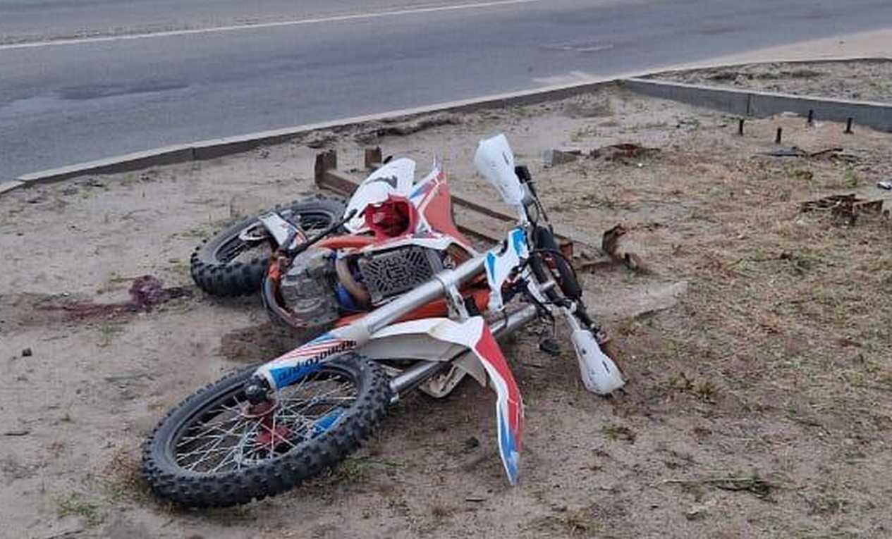 Пьяный водитель и его пассажир попали в больницу после падения с мотоцикла в Воронежской области