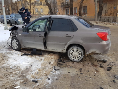В столкновении Fiat и Datsun в Воронеже пострадали три человека