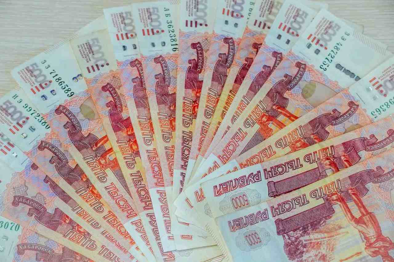 Воронежцам в июле предлагают вакансии с зарплатой от 120 тысяч рублей