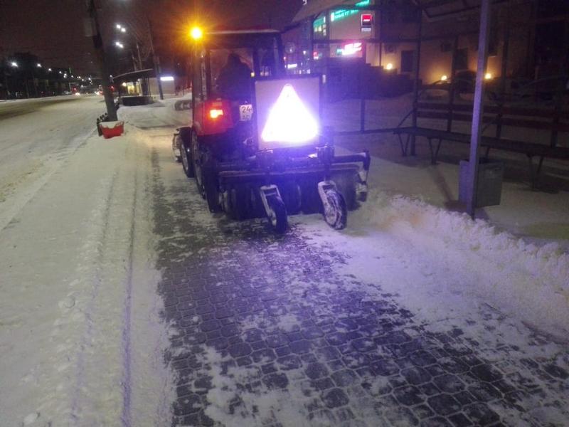 В Воронеже за ночь вывезено более 8 тыс. кубометров снега