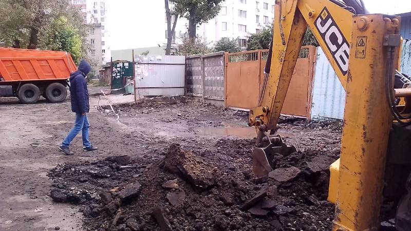В Ленинском районе Воронежа устраняют последствия аварийных ситуаций