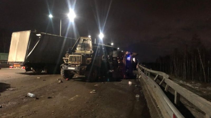 При столкновении двух грузовиков в Воронеже погиб 52-летний водитель