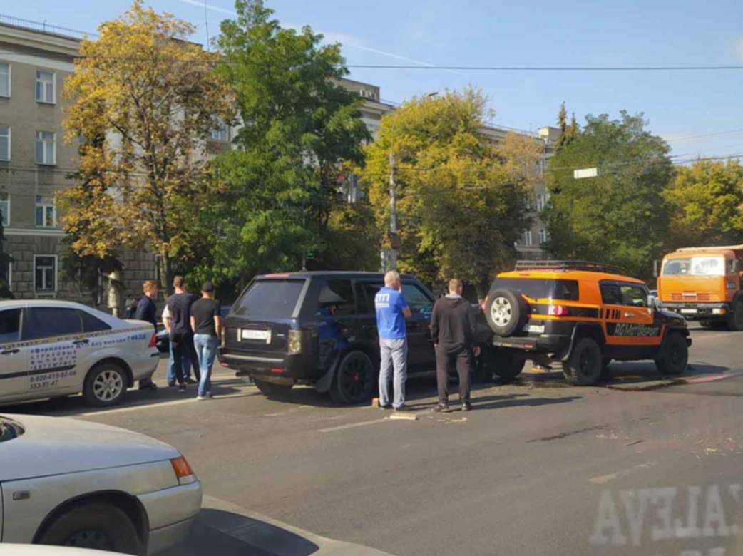 О массовой аварии на Московском проспекте рассказали воронежцы