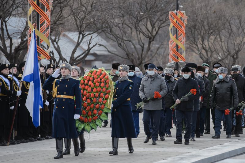 Воронежский губернатор вместе с членами правительства почтил память Неизвестного солдата