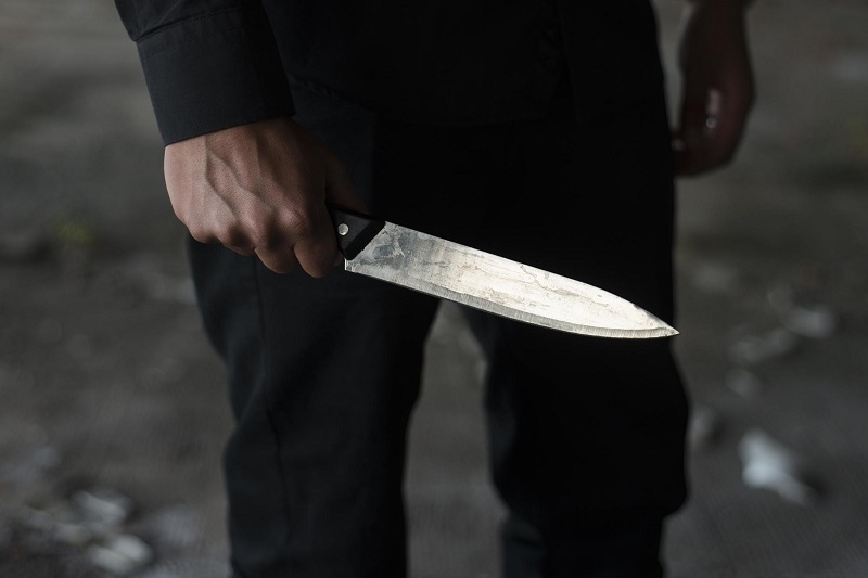 В пьянке мужчина изрезал товарища ножом в Воронежской области 