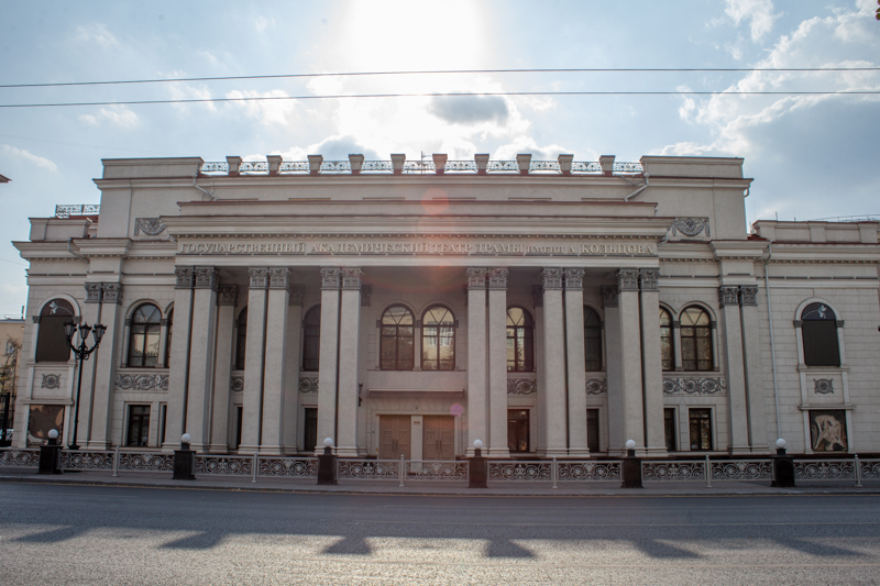 У театра драмы в Воронеже временно запретят парковку