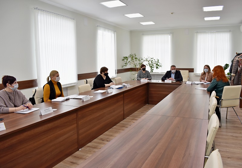 Глава Ленинского района Сергей Ситников провел совещание по мобилизации доходов в бюджет