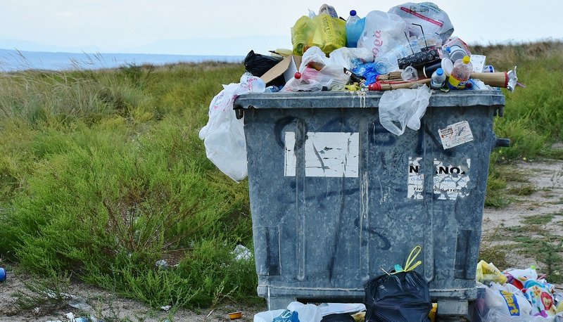 За неоплаченный вывоз мусора воронежским дачникам пригрозили судом