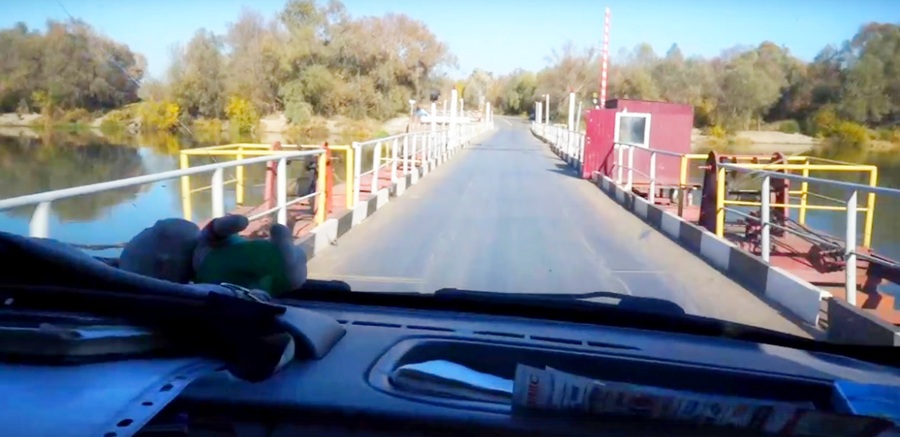 В Воронежской области на период половодья закрыли автомобильные понтонные переправы