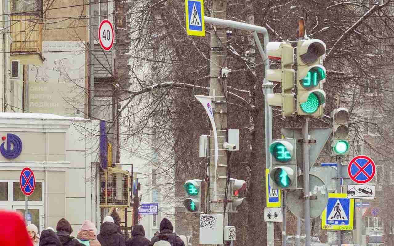 Светофор отключат 22 февраля на оживленной улице в Воронеже