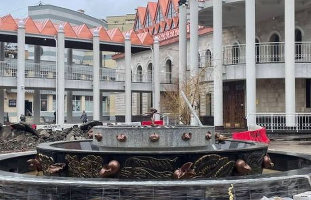 Воронежцам показали обновлённый фонтан «Дюймовочка» возле театра кукол