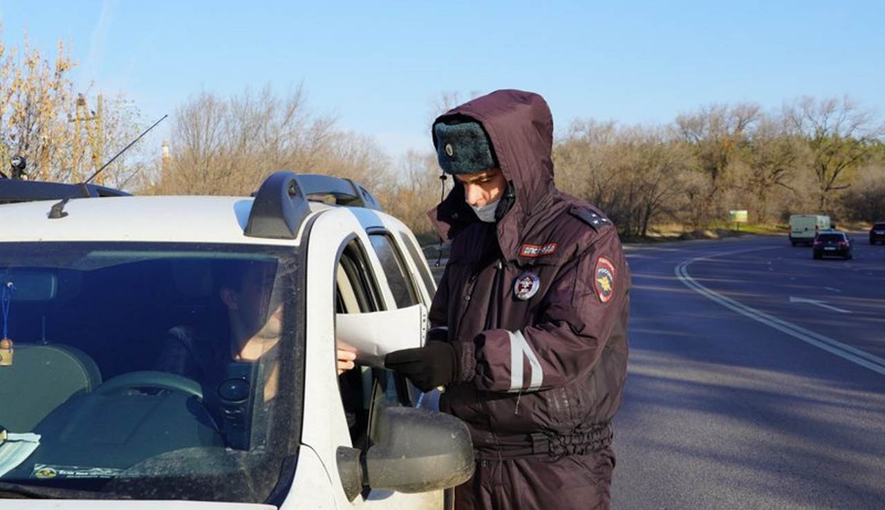 Злостного нарушителя ПДД на незарегистрированном автомобиле поймали в Воронеже