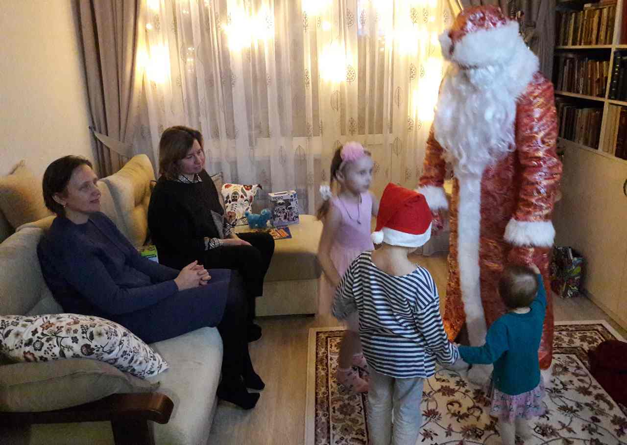 Воронежцам рассказали, сколько зарабатывает Дед Мороз и Снегурочка в новогодний период