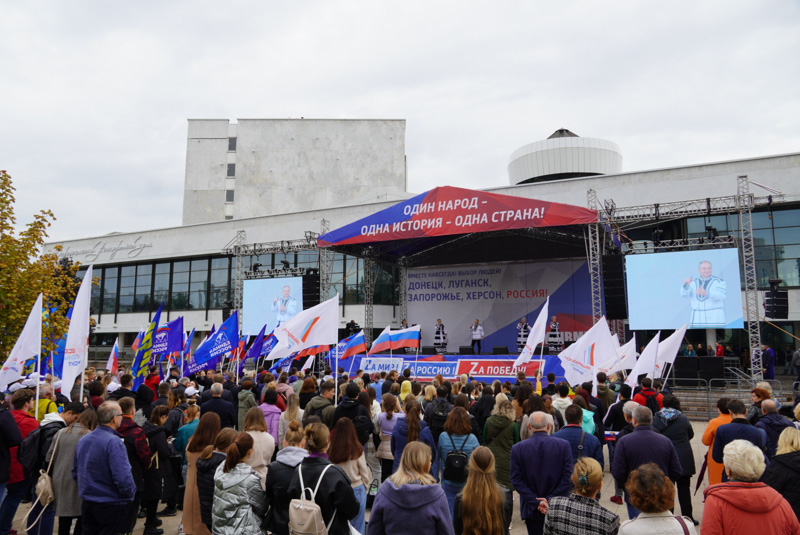 Воронежцы поддержали референдумы о присоединении к России хоровым исполнением «Катюши»