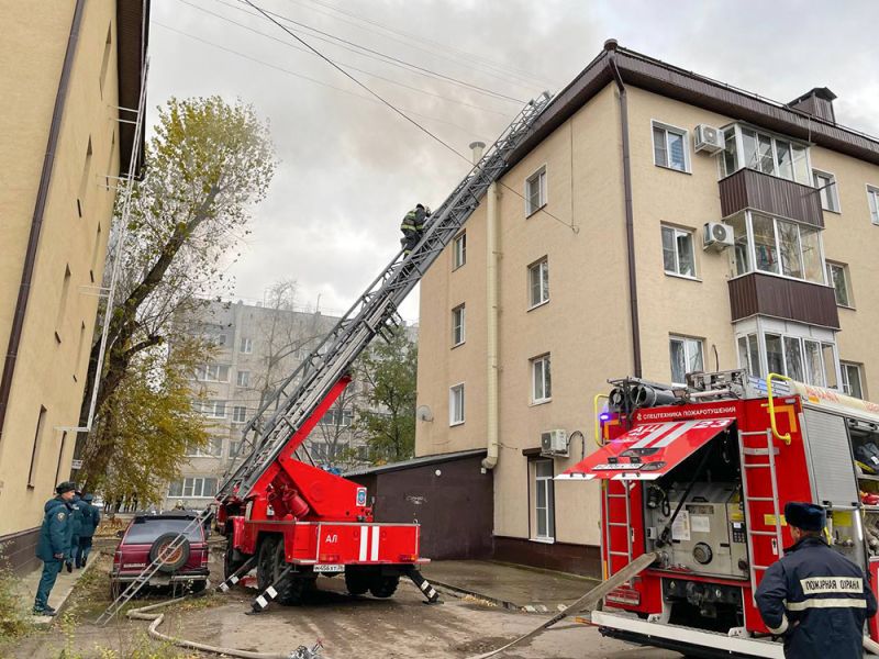 Две семьи с инвалидами отказались покидать пострадавший в пожаре дом на улице Небольсина в Воронеже