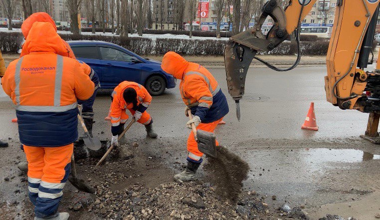 На Остужевском кольце в Воронеже заменят 11 метров канализационного коллектора