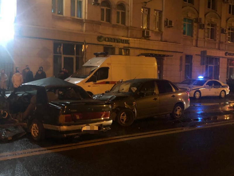 В ночном ДТП на улице Ленина в Воронеже пострадали семь человек