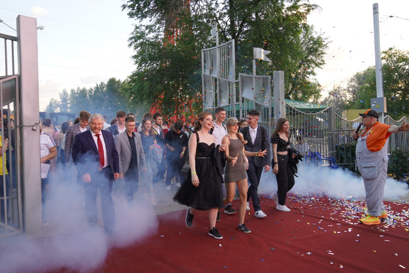Воронежские выпускники рассказали, чего ждут от праздника 