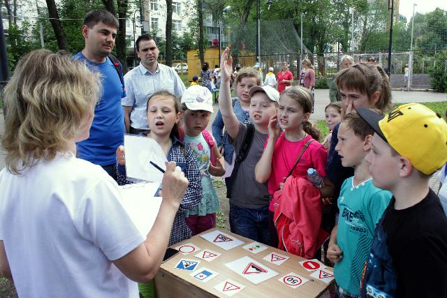 Дети на дороге: в Ленинском районе Воронежа прошли спортивно-игровые эстафеты 