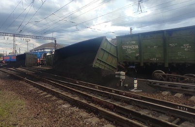 Шесть грузовых вагонов с углём сошли с рельсов в Лисках Воронежской области 