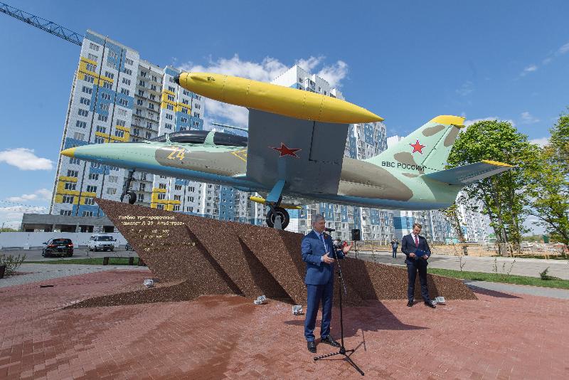 В Воронеже открыли новый памятник военным лётчикам