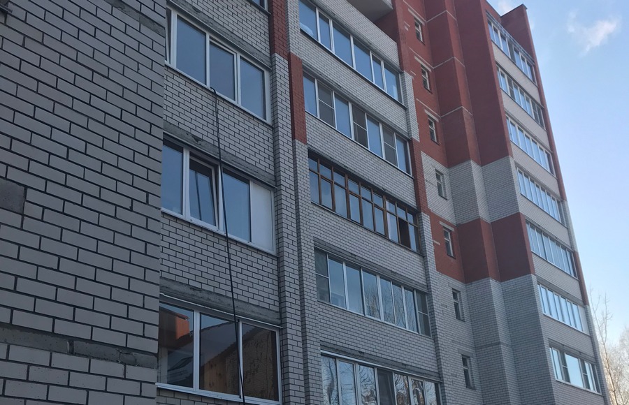 После падения со 2-го этажа в Воронеже умер пенсионер 