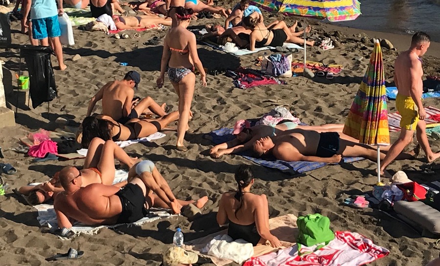 В аномально жаркие выходные воронежские пляжи поставили рекорды посещаемости