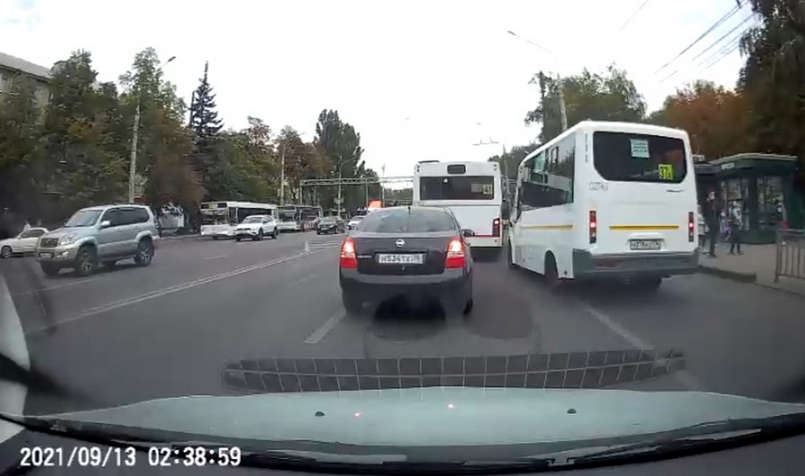 Больше других в Воронеже нарушают выделенные полосы водители маршруток