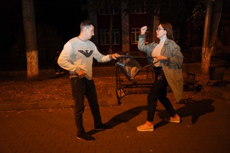 В Воронеже на Адмиралтейской площади конфликт семей выпускников привел к избиению женщин