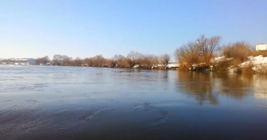 В Воронеже из-за угрозы ледохода разобрали понтонный мост через Дон