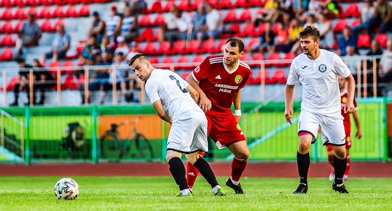 Лискинский «Локомотив» и нововоронежский «Атом» вышли в кубковый полуфинал