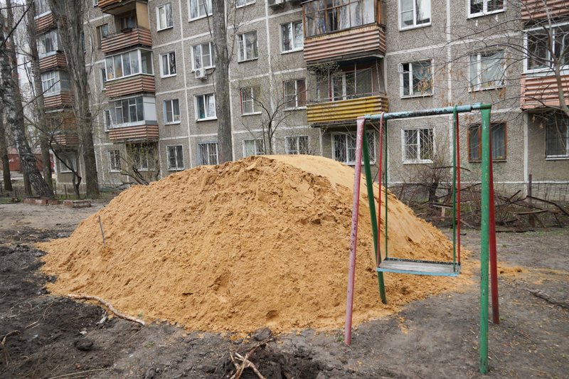 В Воронеже субподрядчика заподозрили в мошенничестве с песком при ремонте дворов