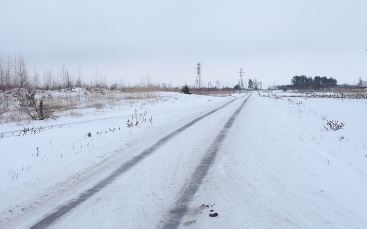 Автодорогу перекрыли из-за гололеда и снега в Воронежской области