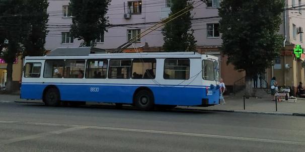 В Воронеже опять остановили движение троллейбуса № 11