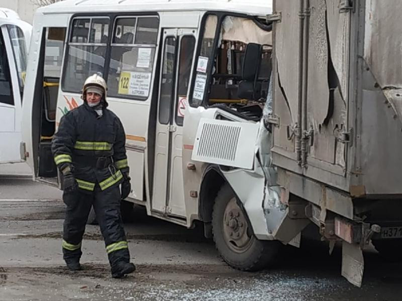 Пострадавшим в ДТП с автобусами в Воронеже пассажирам возместят ущерб