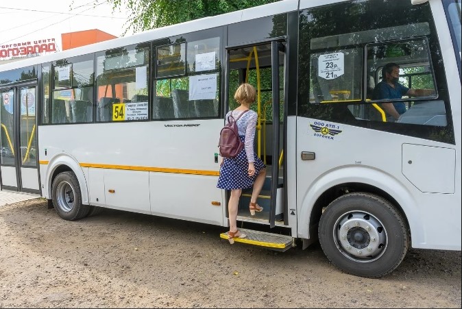 На линию в Воронеже вышел первый в Черноземье автобус с кондиционером