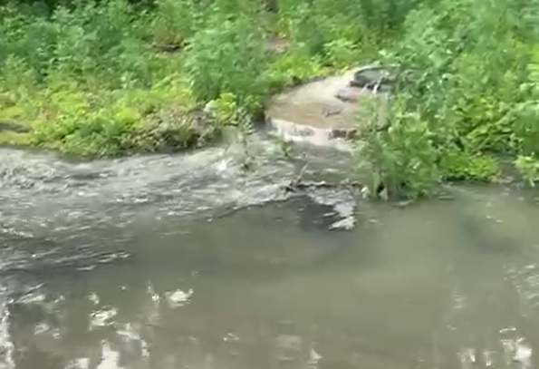 На видео показали потоки нечистот в воронежском жилом массиве «Хвойный» из-за засоров канализационных линий