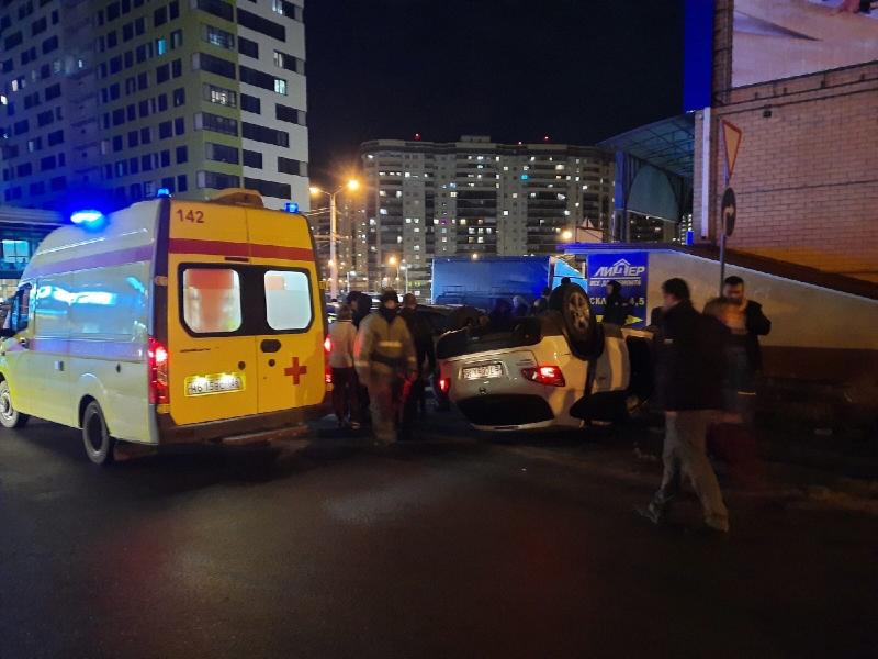 В Воронеже в аварии с пьяным водителем и беременной погиб пешеход, 8-летний ребёнок – в больнице (ФОТО, ВИДЕО)
