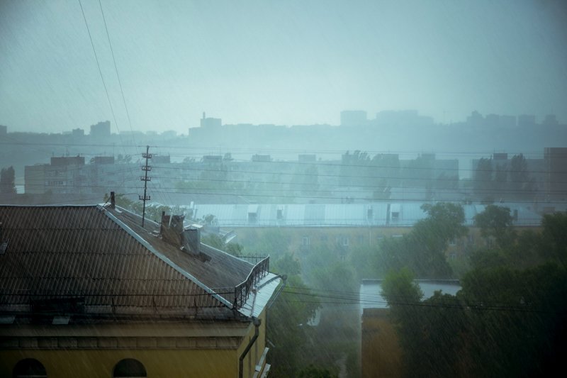 Дождливая погода с грозами и градом установится в Воронежской области в выходные дни