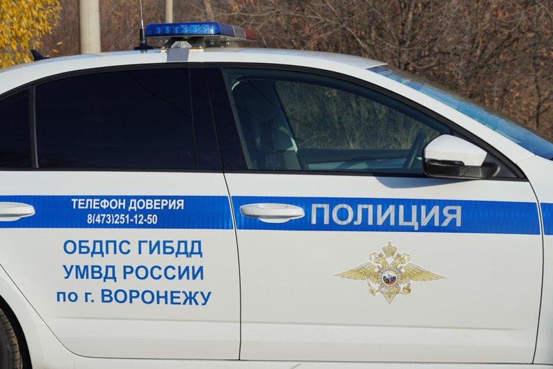 В Воронеже сын владельца автомастерской совершил два ДТП на угнанной «Мазде»