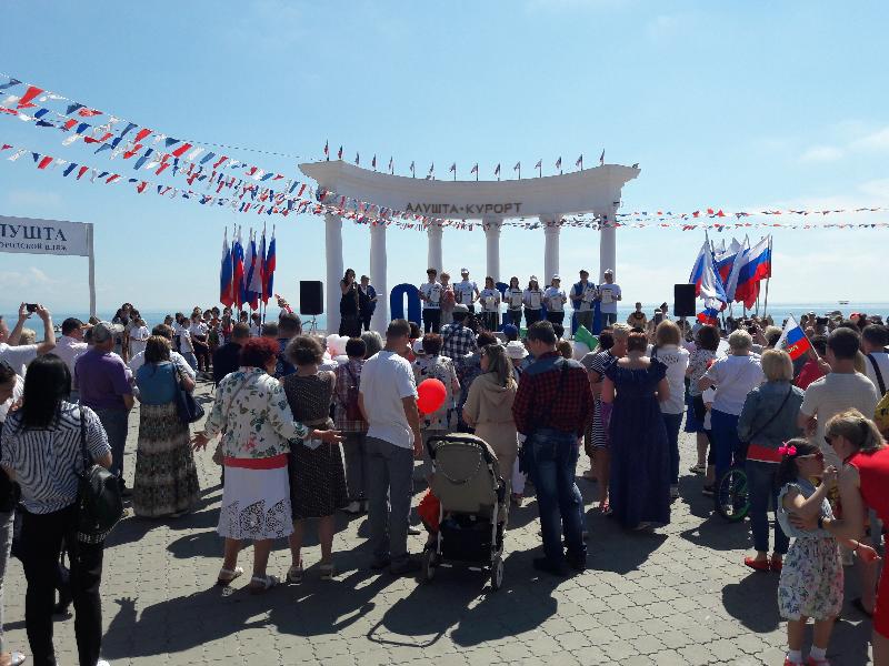 Ко дню воссоединения с Россией фотографиями Крыма делятся воронежские блогеры