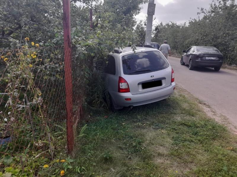 Врезавшийся в забор на «Ладе» 50-летний житель Воронежской области погиб на месте