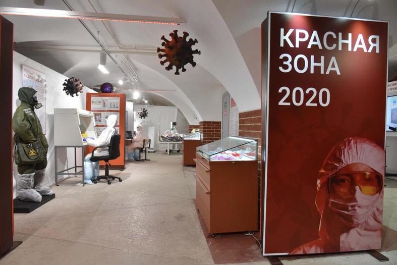 В Воронеже открыли первую в России выставку о борьбе врачей с коронавирусом